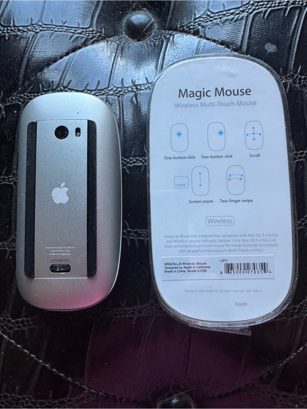 Apple White Wireless Magic Mouse with Plastic Tray - Picture 2 of 5